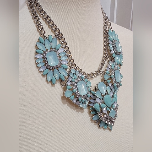 Mint Green With Rhinestones Statement Fashion Necklace - Picture 3 of 8
